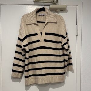 Zara Women's V-Neck Sweater in Cream and Black Stripes